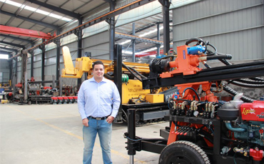 customers-visit-drilling-rigs-workshop
